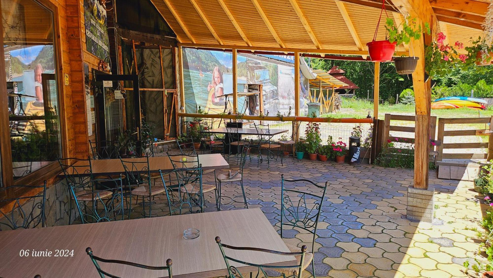Pensiunea Izvorul Bucuriei Siriu Exterior photo